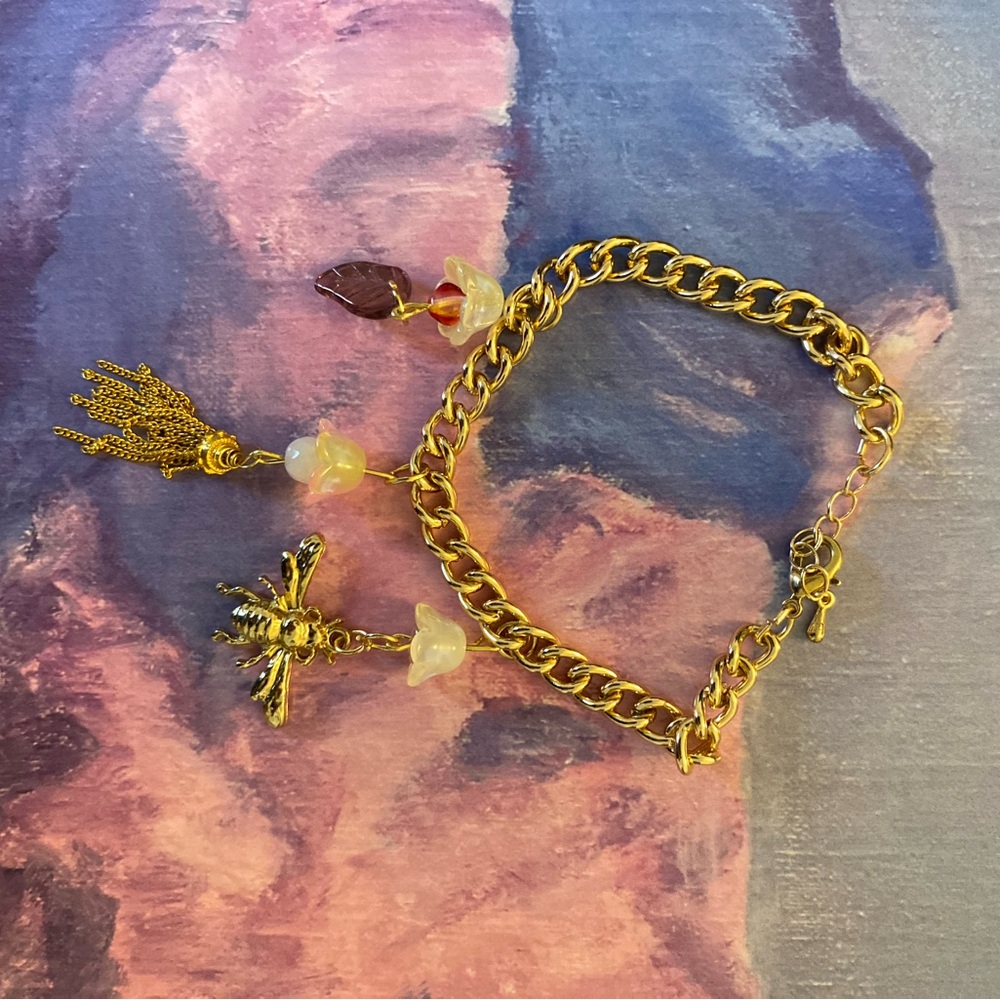 TASSELED AND CHARM CHAIN BRACELET